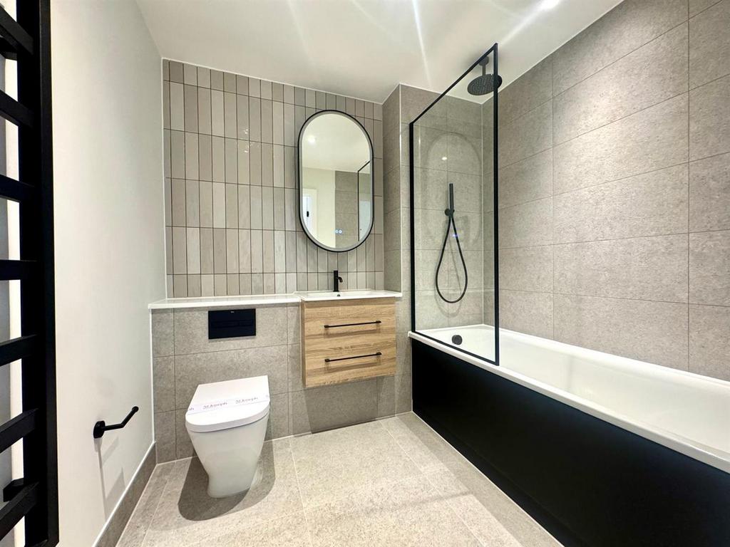 Apartment in Birmingham, Vauxhall - View 4