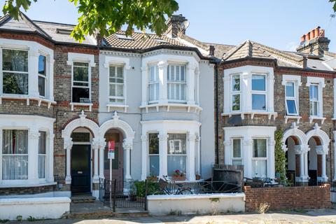 2 bedroom flat for sale, Holmewood Gardens, Brixton Hill, London, SW2