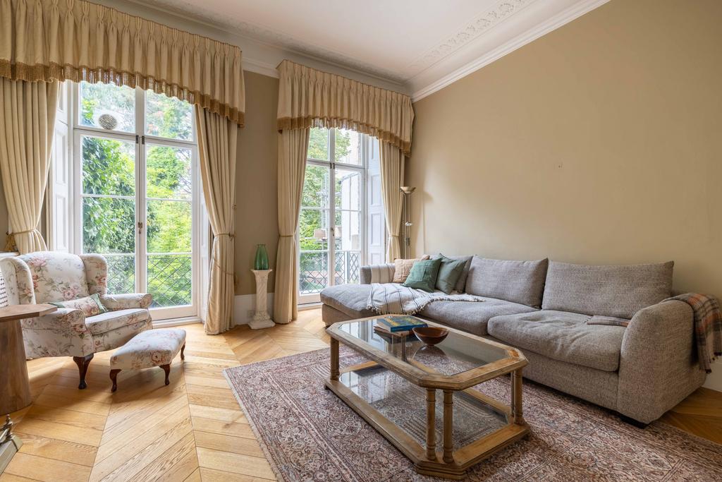 Apartment in London - View 2