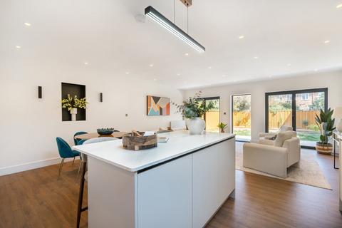 4 bedroom end of terrace house for sale, Durham Road, Raynes Park, London, SW20