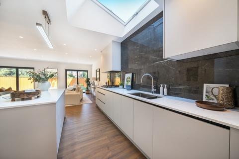 4 bedroom end of terrace house for sale, Durham Road, Raynes Park, London, SW20