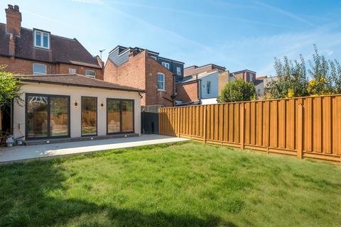 4 bedroom end of terrace house for sale, Durham Road, Raynes Park, London, SW20