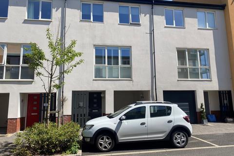 3 bedroom house to rent, Gibson Way, PENARTH
