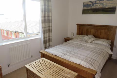 3 bedroom house to rent, Gibson Way, PENARTH