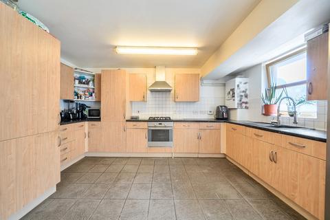 4 bedroom terraced house for sale, Durham Road, London