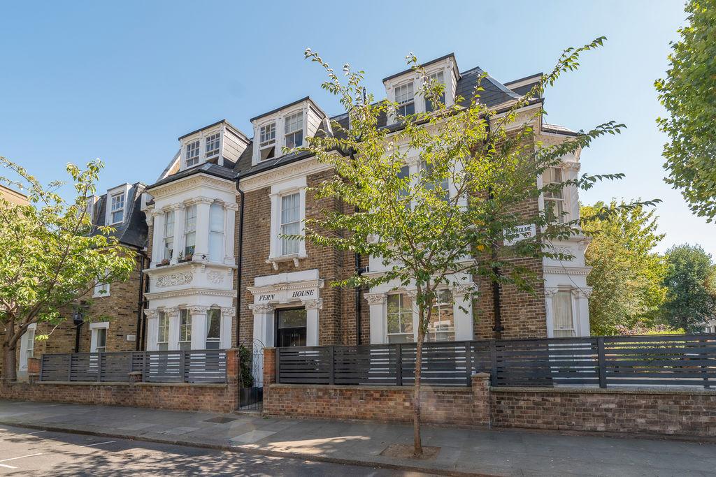 Apartment in London - View 3
