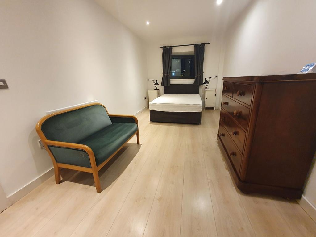 Apartment in Liverpool - More