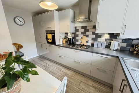 2 bedroom semi-detached bungalow for sale, Cragside Gardens, Newcastle Upon Tyne NE12