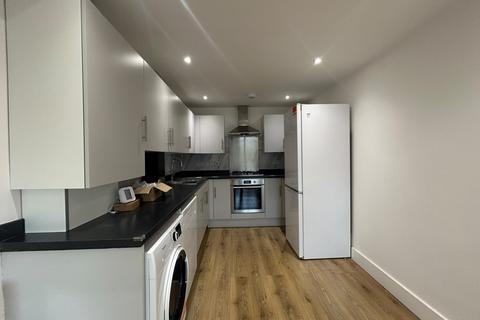 2 bedroom flat to rent, 10 Barge Drive, SOUTHALL UB2