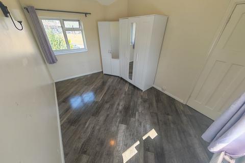 2 bedroom end of terrace house for sale, Marconi Way, Southall