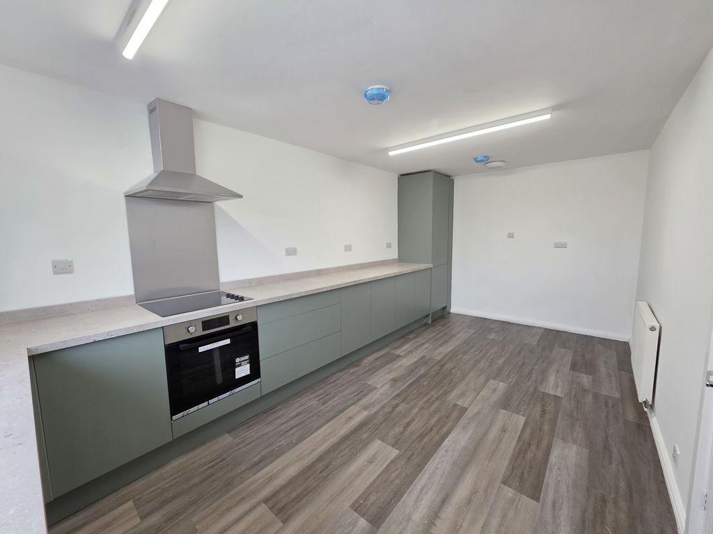 House in London - View 2