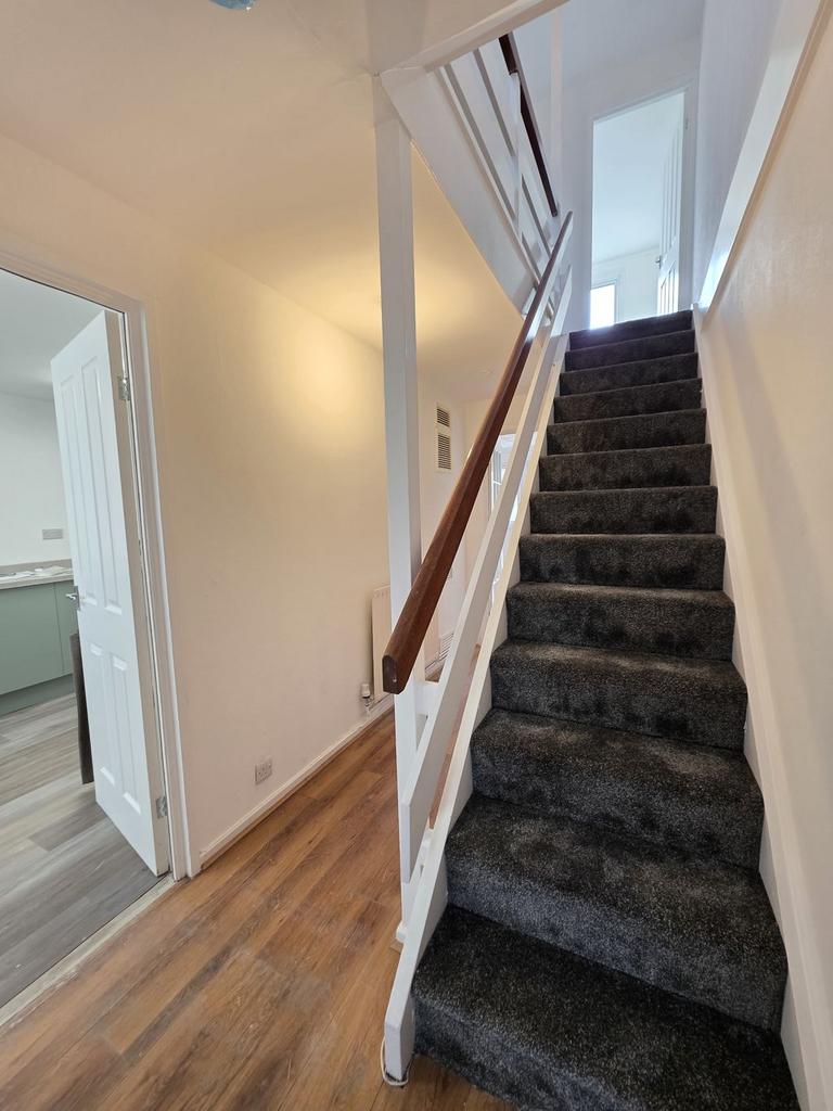 House in London - View 3