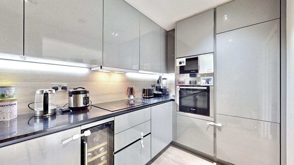 Apartment in London - View 2