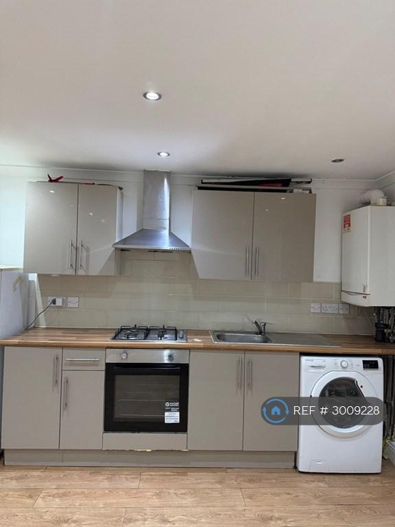Apartment in London - View 2