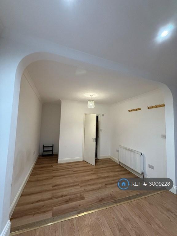 Apartment in London - View 3