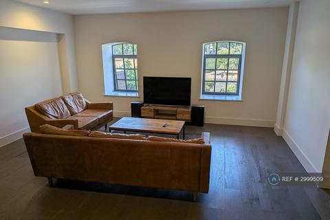 2 bedroom flat to rent, East Tucker St, Bristol, BS1