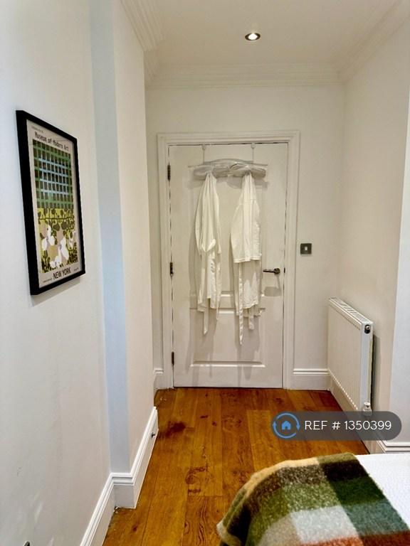 Apartment in Greater London - View 2