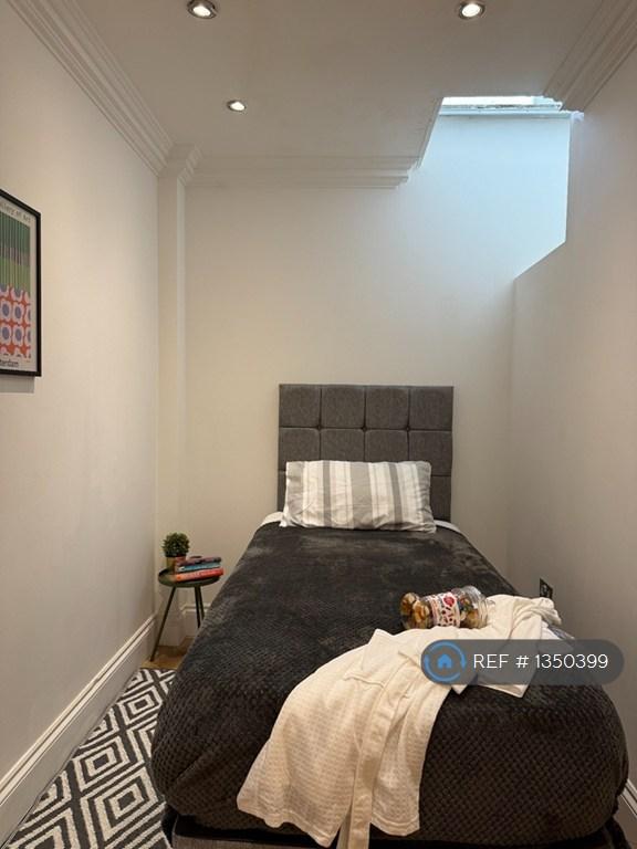Apartment in Greater London - More