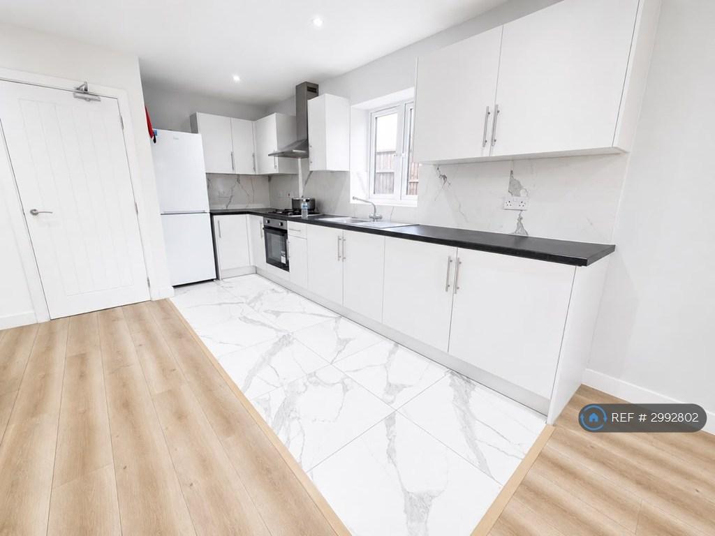 House in Romford - View 3