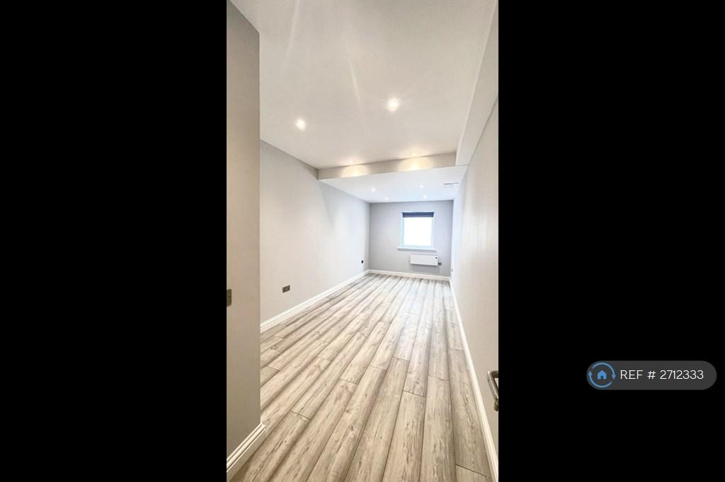 Apartment in Sheffield - View 2