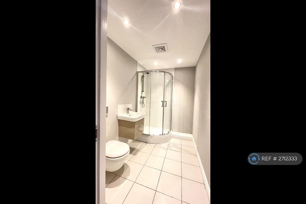 Apartment in Sheffield - View 3