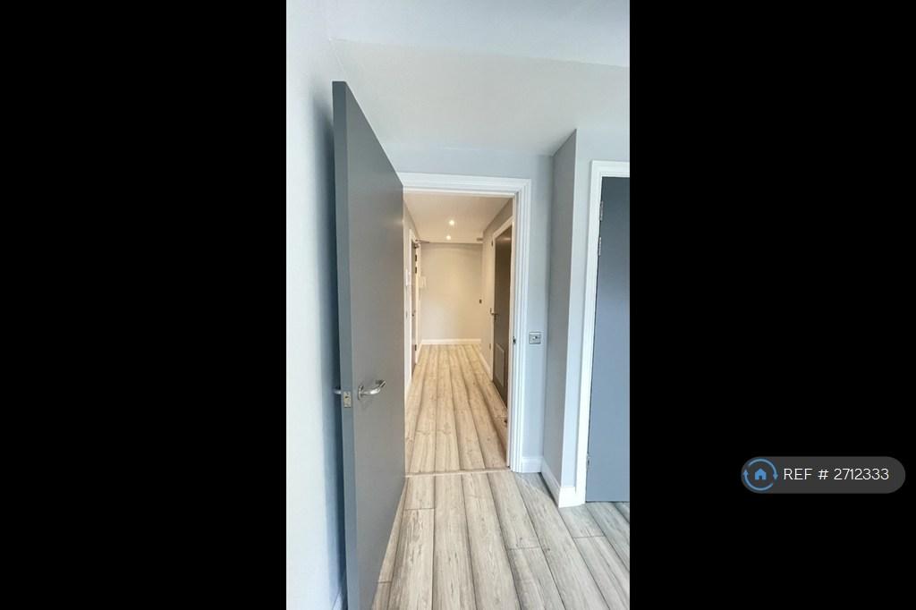 Apartment in Sheffield - View 5