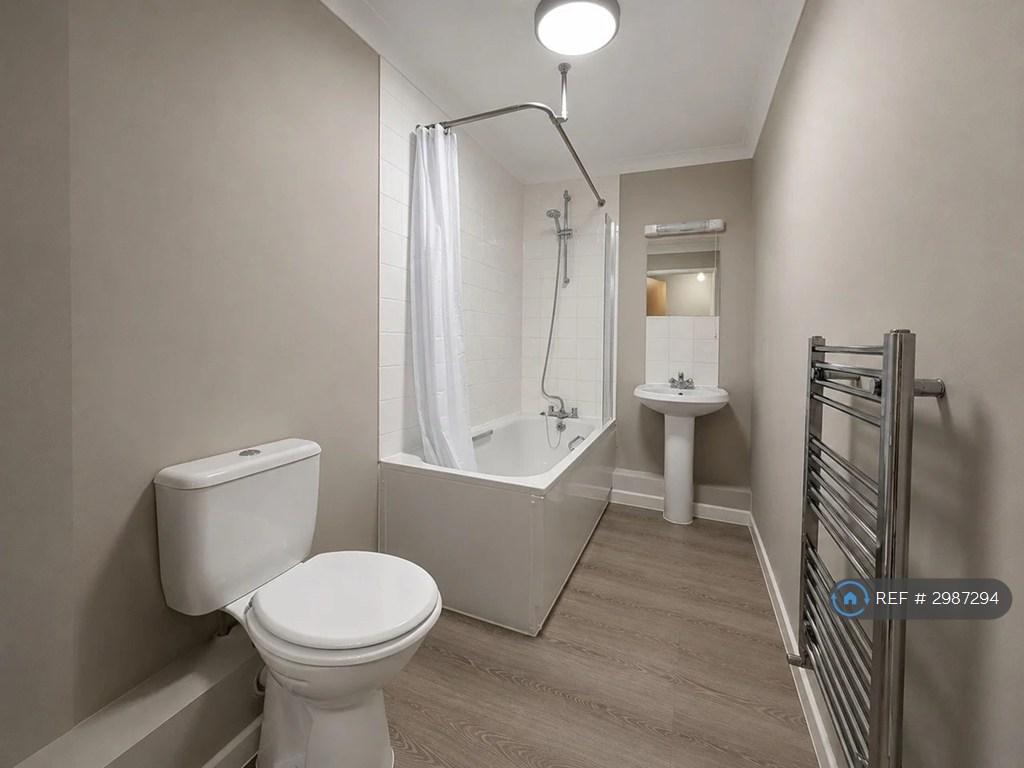 Apartment in Bournemouth - More