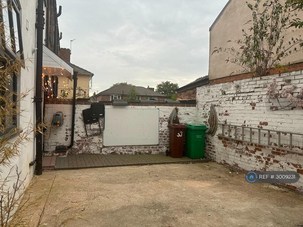 House in Manchester, Greater Manchester - View 3