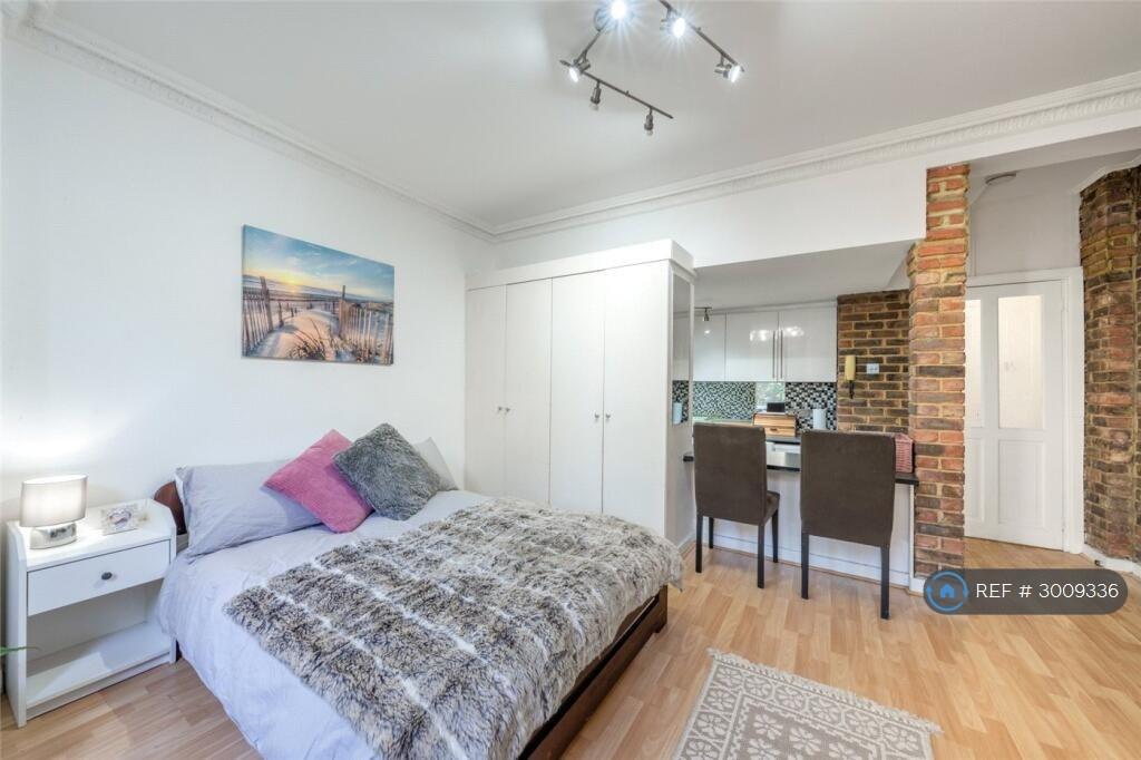 Apartment in London - View 2
