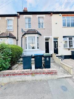 3 bedroom terraced house to rent, Smeaton Road, Woodford Green IG8