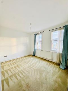 3 bedroom terraced house to rent, Smeaton Road, Woodford Green IG8