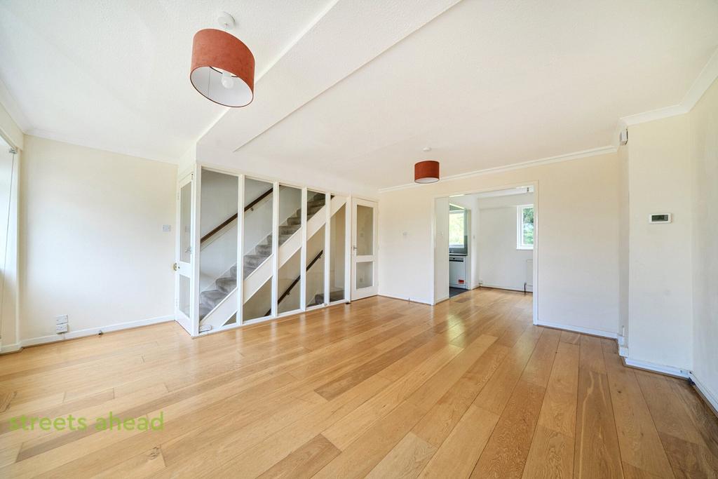 House in Surrey - View 3