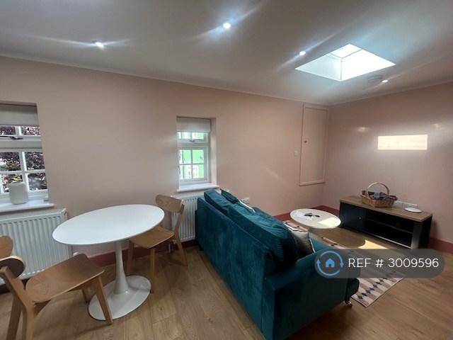 Apartment in London - View 2