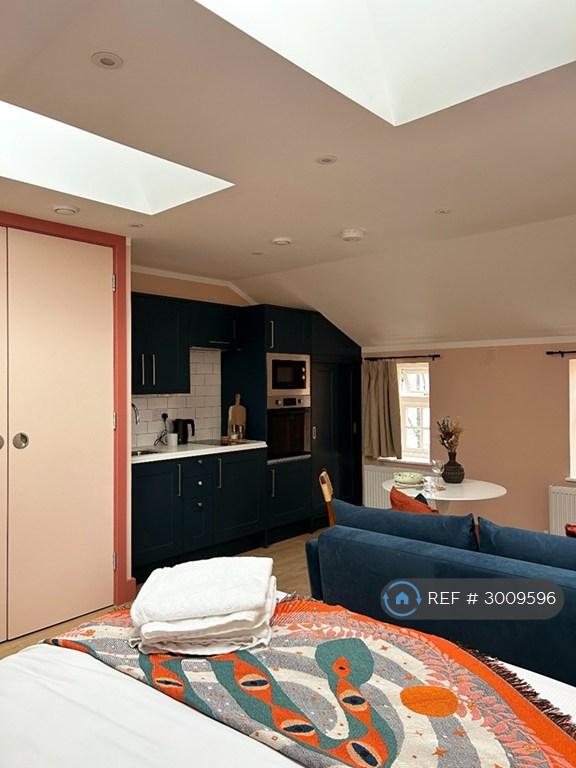 Apartment in London - View 3
