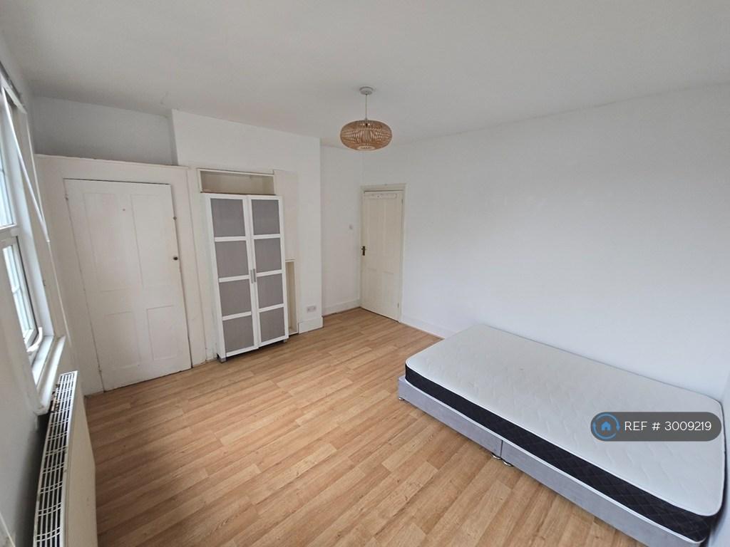 House in London - View 5