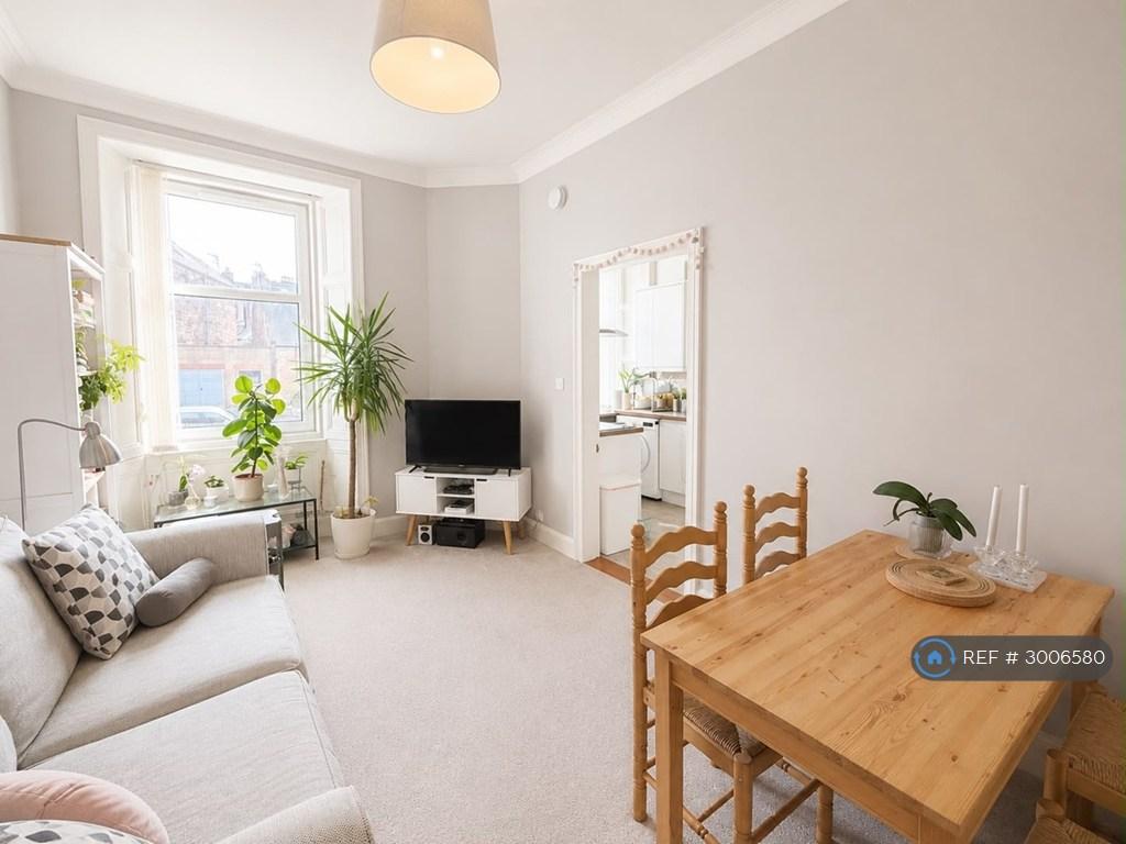Apartment in Edinburgh - View 3
