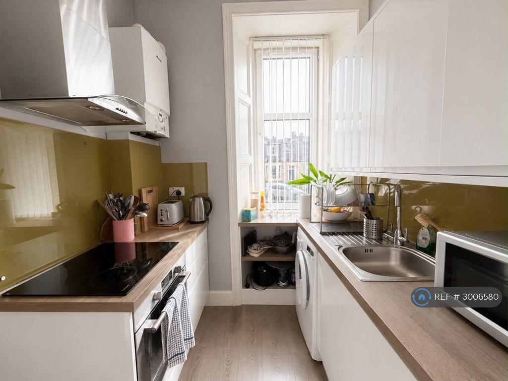 Apartment in Edinburgh - View 4
