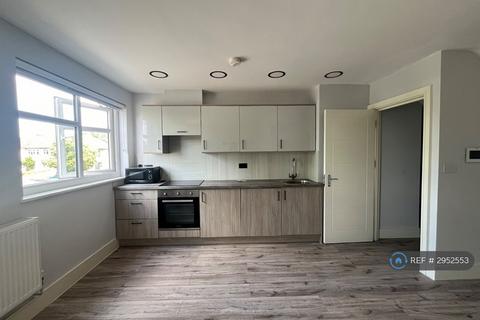 2 bedroom flat to rent, Hornchurch Road, Hornchurch, RM11