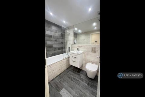 2 bedroom flat to rent, Hornchurch Road, Hornchurch, RM11