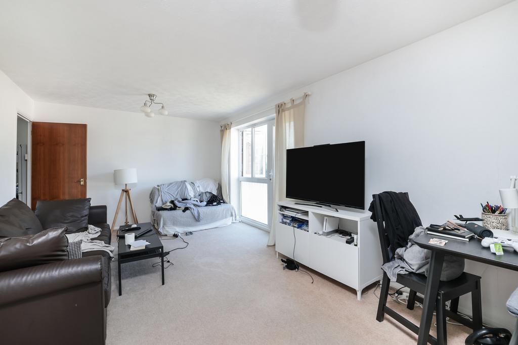 Apartment in Uxbridge - View 3