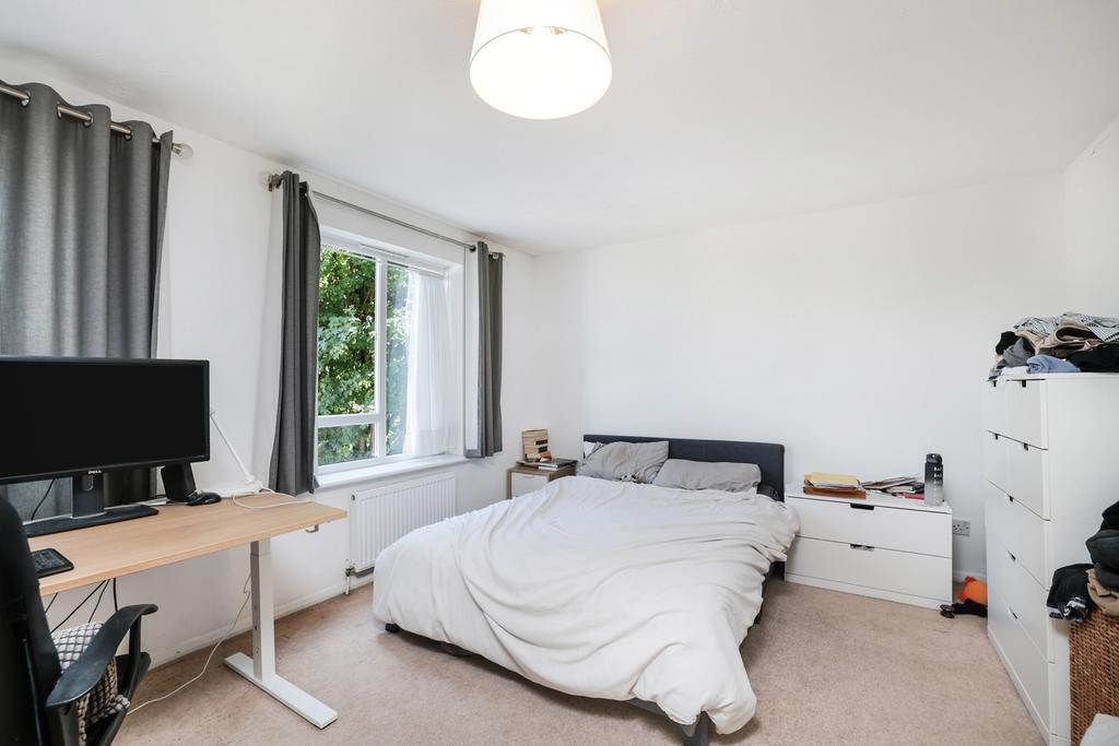 Apartment in Uxbridge - View 5
