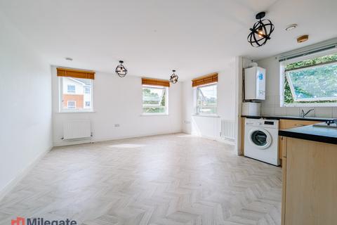 2 bedroom flat to rent, Admiralty Close, West Drayton UB7