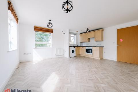 2 bedroom flat to rent, Admiralty Close, West Drayton UB7