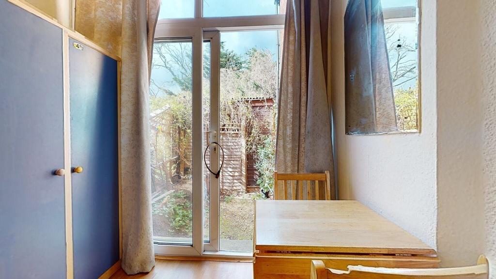 Apartment in London - View 3