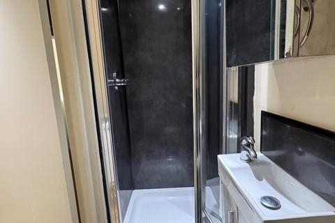 Studio to rent, Ash Grove