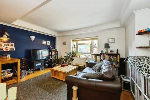 undefined, Brighton Road, Purley, CR8