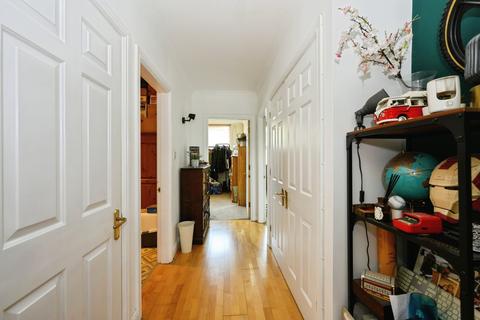 undefined, Brighton Road, Purley, CR8