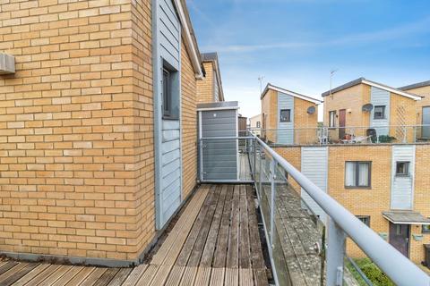 3 bedroom townhouse for sale, Selkirk Drive, Oakridge Park, Milton Keynes, Buckinghamshire, MK14