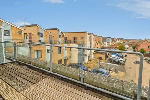 3 bedroom townhouse for sale, Selkirk Drive, Oakridge Park, Milton Keynes, Buckinghamshire, MK14