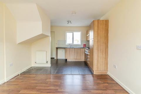 3 bedroom townhouse for sale, Selkirk Drive, Oakridge Park, Milton Keynes, Buckinghamshire, MK14